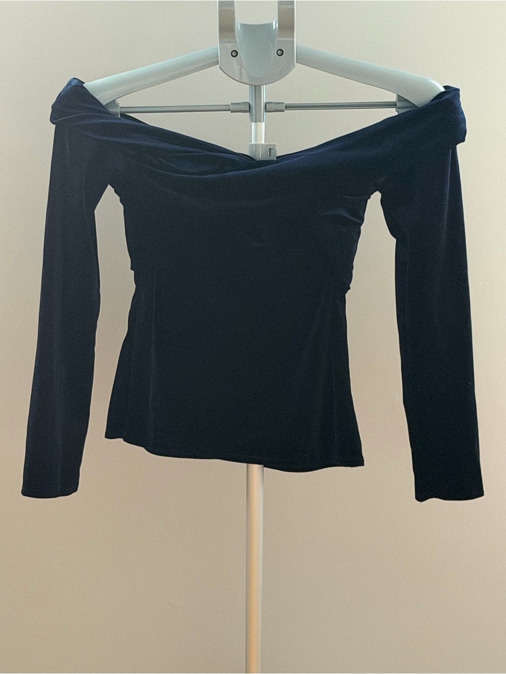 Zara Basic Velvet Off-Shoulder Top – Size M – Like New - Picture 4 of 7